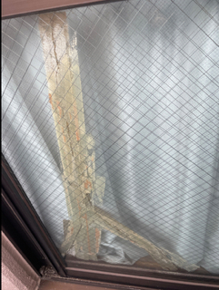 FGの【熱割れガラス交換で安心!】施工事例の施工前の写真1