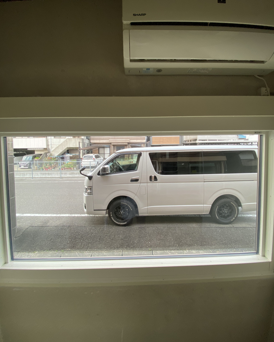 ＦＧの引き違い窓をFIX窓へ交換し、明るさと断熱性をアップの施工後の写真1