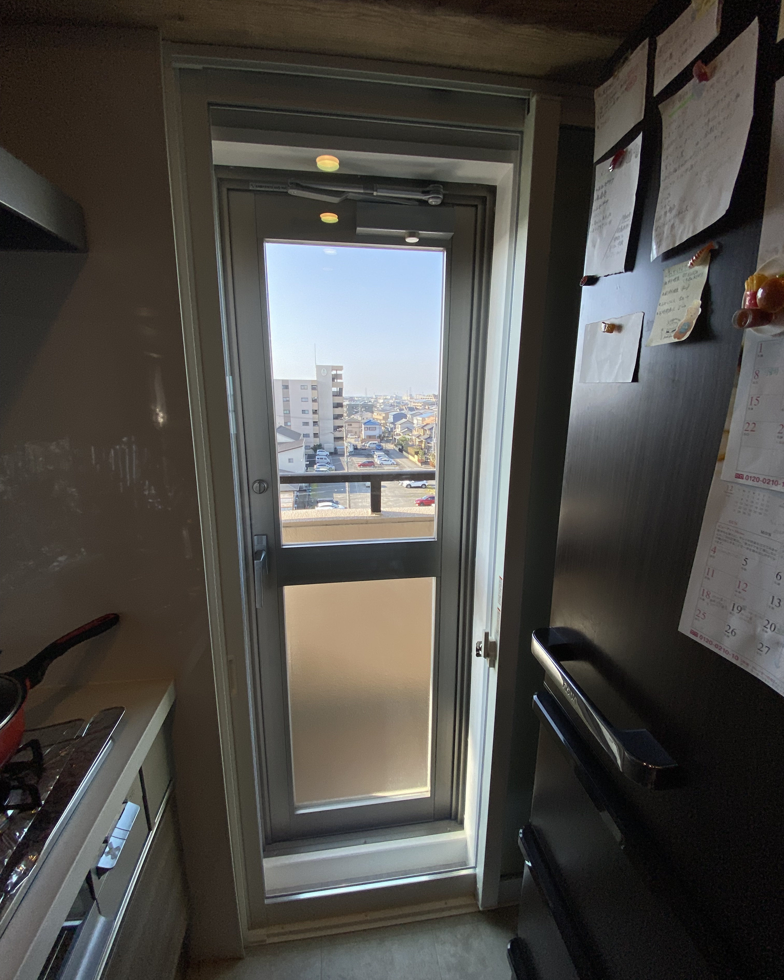 ＦＧの開き窓に引違い内窓で快適キッチンの施工後の写真1