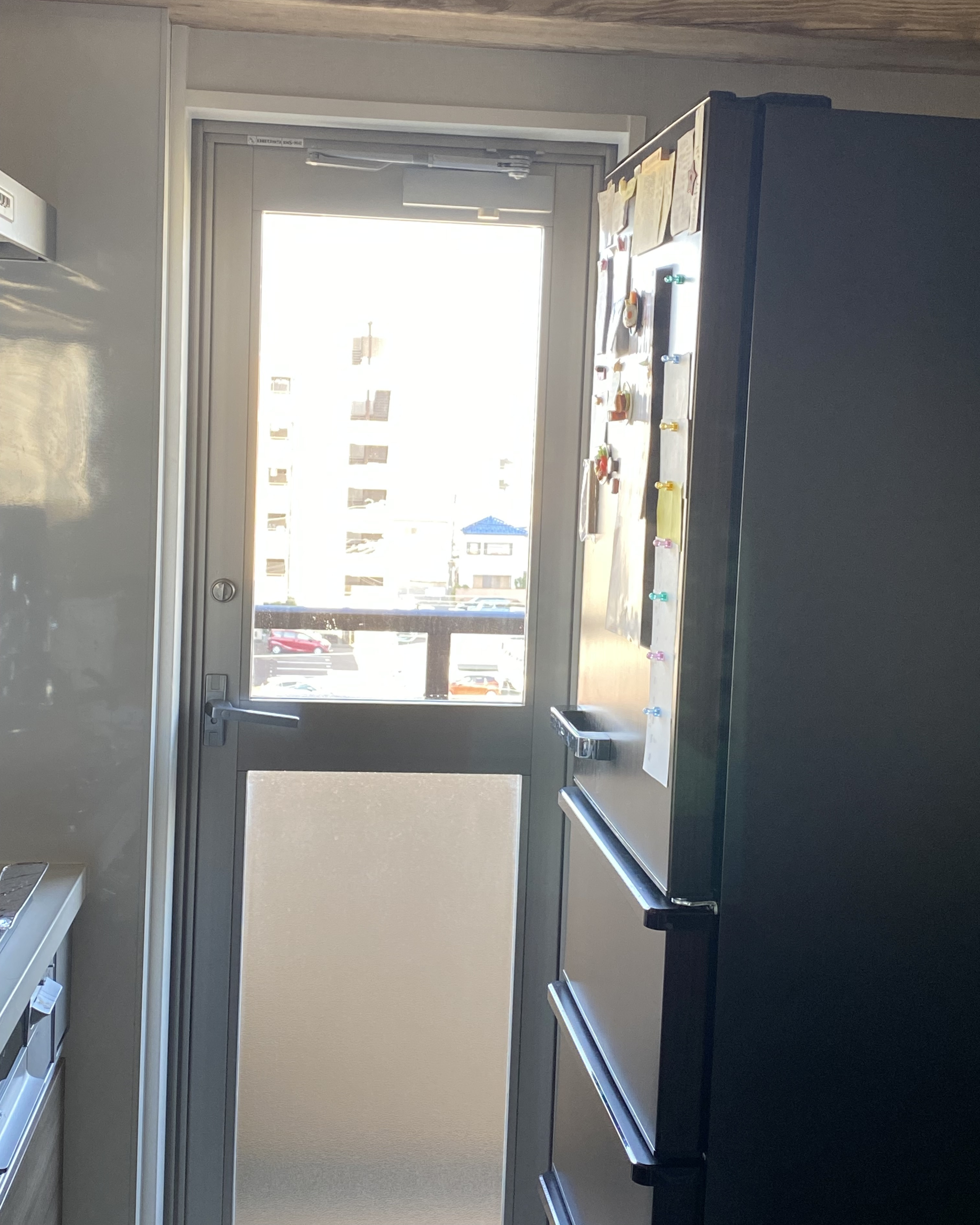 ＦＧの開き窓に引違い内窓で快適キッチンの施工前の写真1