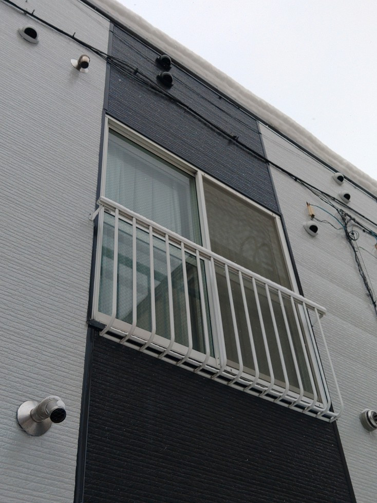 北海道アルミハウス産業の断熱サッシ取替の施工前の写真2
