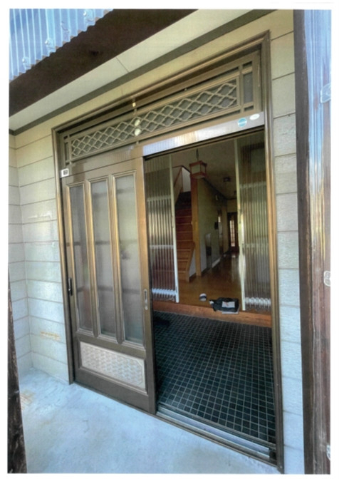 オカムラ産業の【施工例】玄関ドア交換　リシェントP18型の施工前の写真1