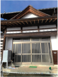 オカムラ産業の【施工例】風除室取付の施工前の写真1