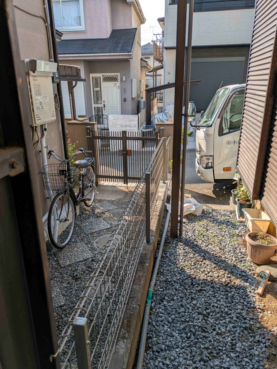 小川ガラス建材の既存フェンス撤去、新規フェンス施工【外構工事有】の施工後の写真2