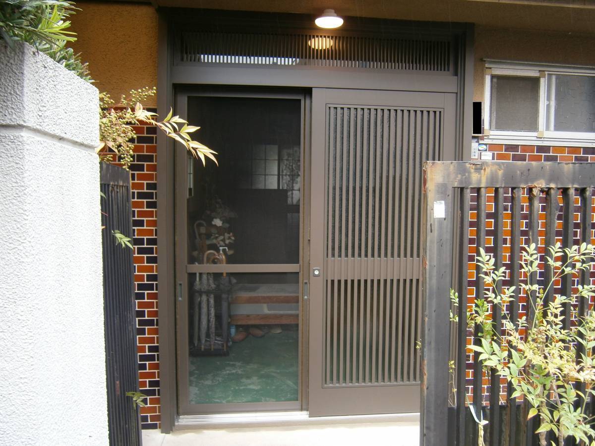 サッシセンターフジイ 名古屋西店の玄関引戸の取替をしましたの施工後の写真1