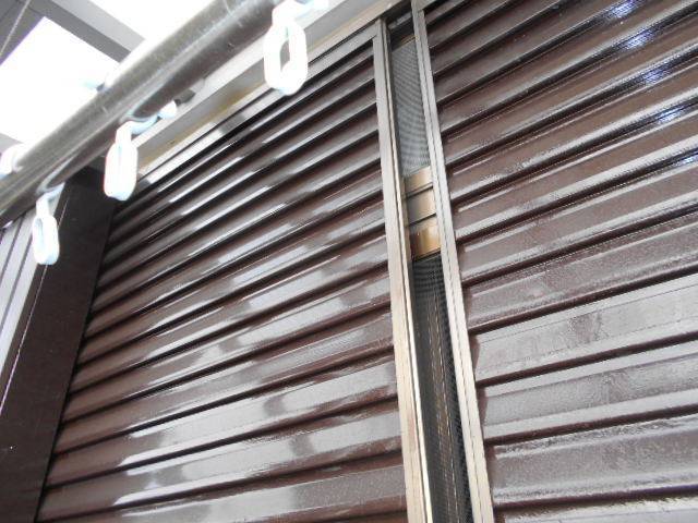 サッシセンターフジイ 名古屋西店の古くなった雨戸パネルの交換／愛知県あま市の施工前の写真2
