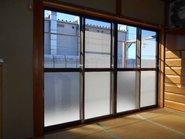 サッシセンターフジイ 名古屋西店の騒音対策のご相談をいただき、インプラスをご提案し取付にいってきましたの施工前の写真1