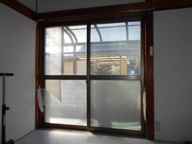 サッシセンターフジイ 名古屋西店の６つの窓をリプラスで取替しました／愛知県春日井市の施工前の写真1