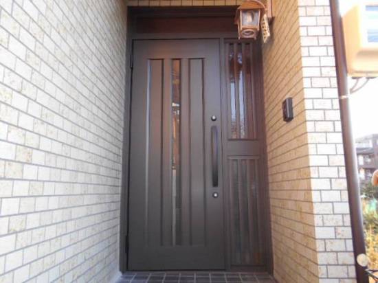 サッシセンターフジイ 名古屋西店の玄関ドアの取替施工事例写真1