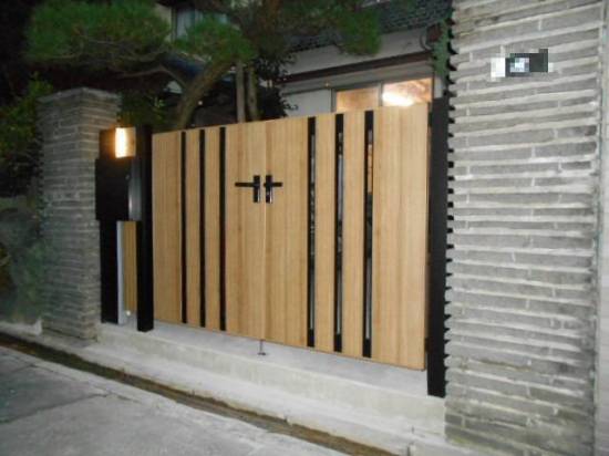 サッシセンターフジイ 名古屋西店のとてもお洒落な門扉になりました施工事例写真1