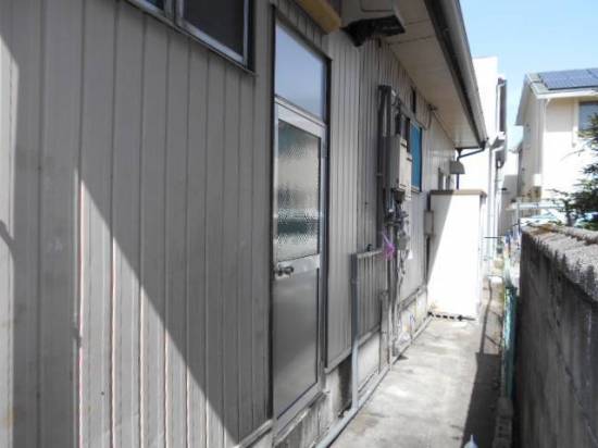 サッシセンターフジイ 名古屋西店の勝手口ドアカバー工法工事施工事例写真1