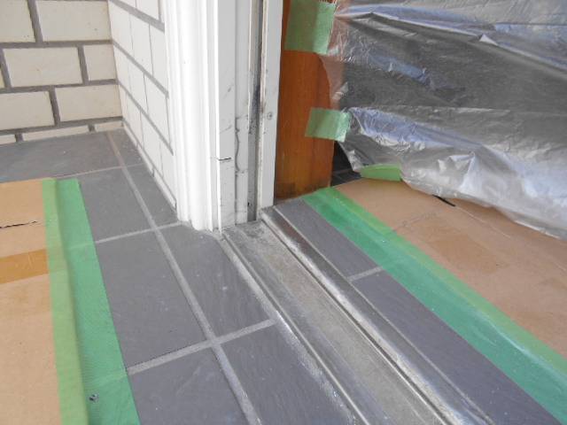 サッシセンターフジイ 名古屋西店の玄関ドア取替工事（採風タイプ）の施工前の写真3