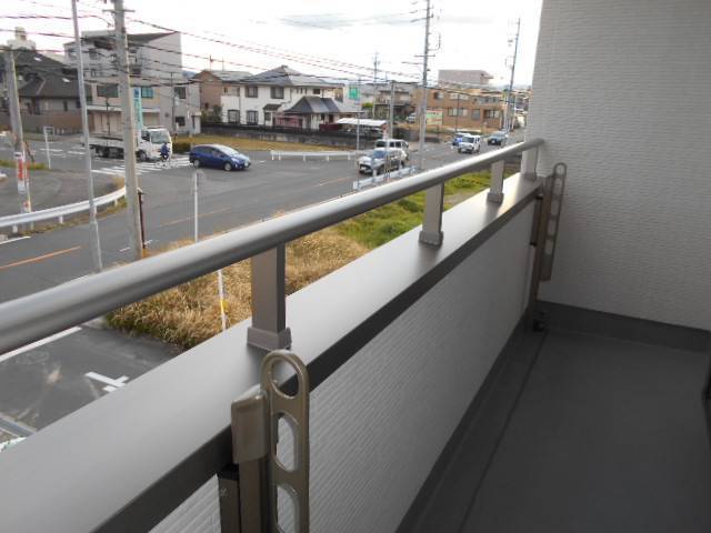 サッシセンターフジイ 名古屋西店の手すり付き笠木の取付しましたの施工後の写真1