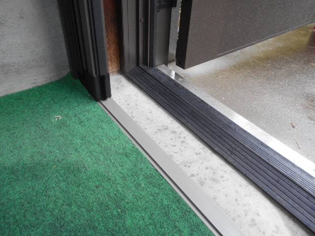 サッシセンターフジイ 名古屋西店の玄関に網戸の取付をしました✨の施工後の写真2