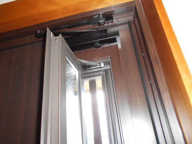 サッシセンターフジイ 名古屋西店のリシェント玄関ドア３取付工事の施工後の写真3