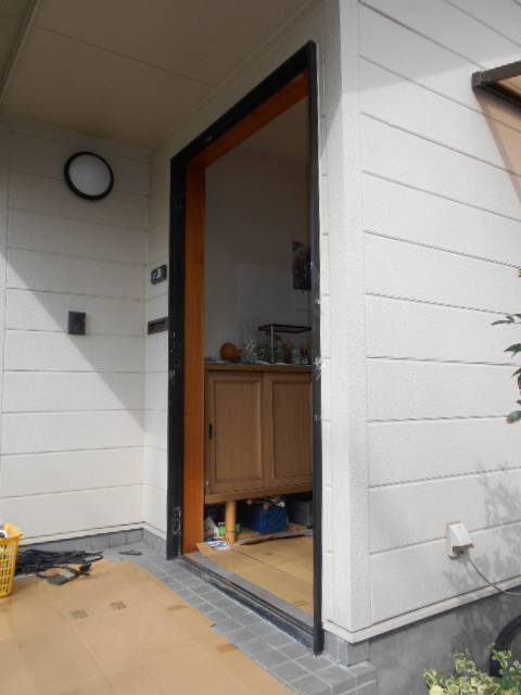 サッシセンターフジイ 名古屋西店のリシェント玄関ドア３取付工事の施工前の写真2