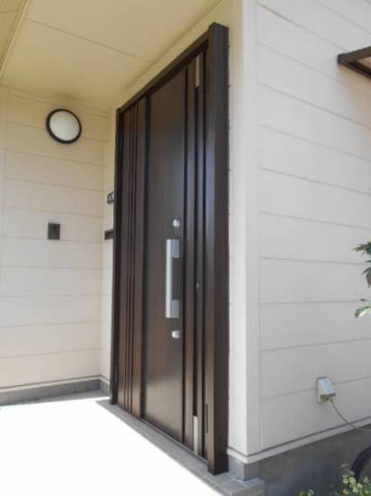サッシセンターフジイ 名古屋西店のリシェント玄関ドア３取付工事施工事例写真1