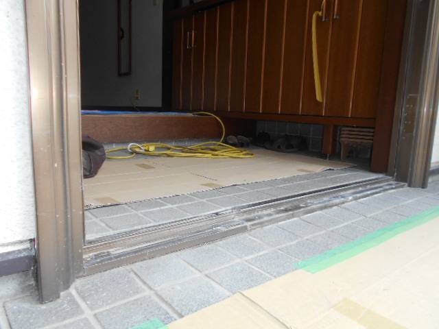 サッシセンターフジイ 名古屋西店の☆玄関ドアの取替に行ってきました☆の施工前の写真3