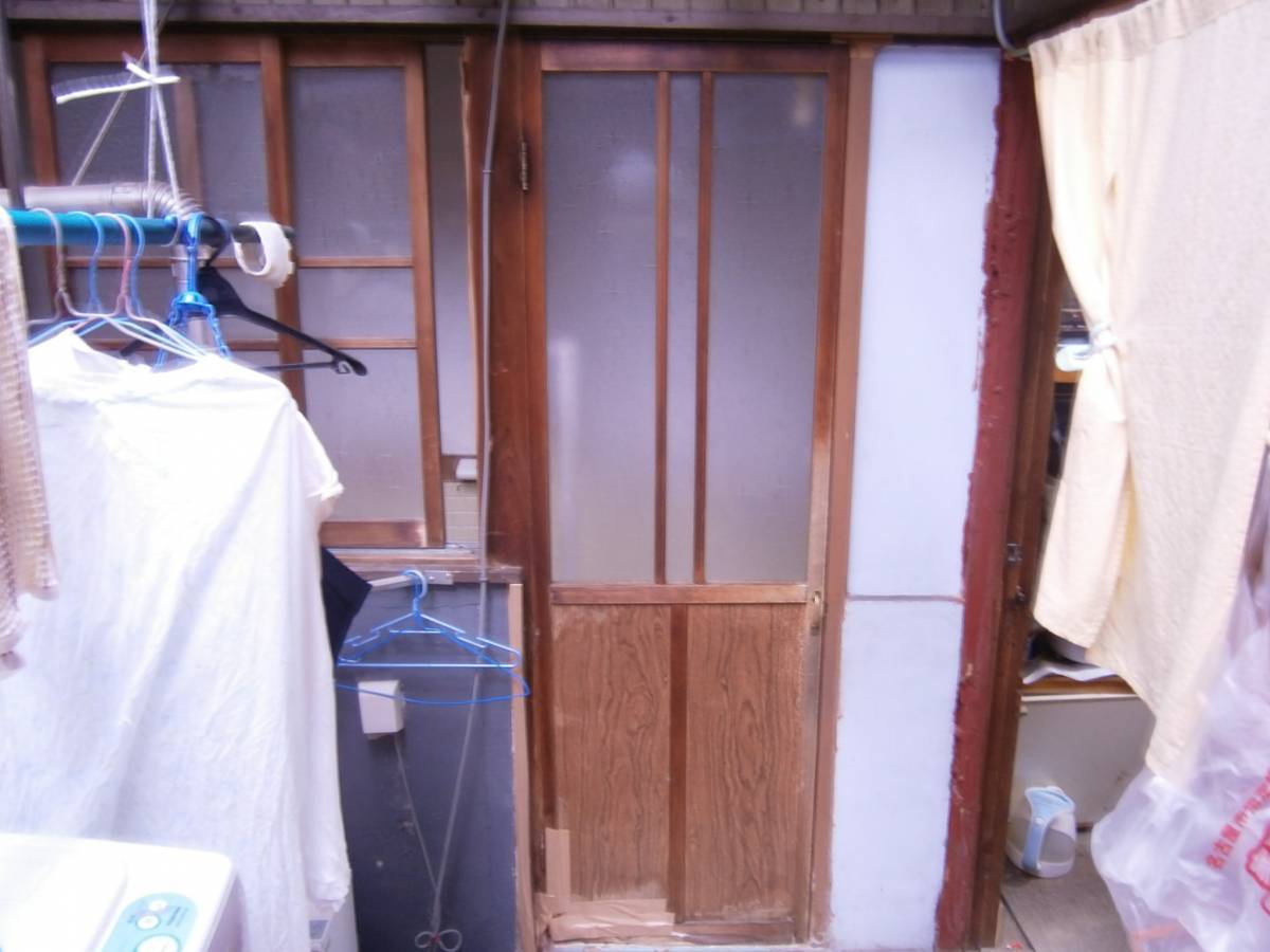 サッシセンターフジイ 名古屋西店の浴室ドアの交換に行ってきましたの施工前の写真1