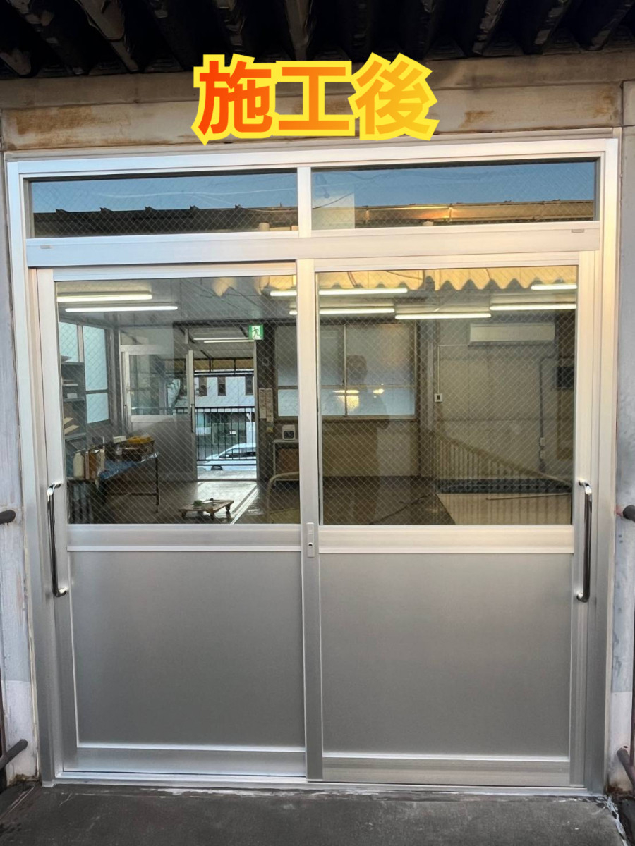 サッシセンターフジイ 名古屋西店のアルミサッシカバー工法工事の施工後の写真1