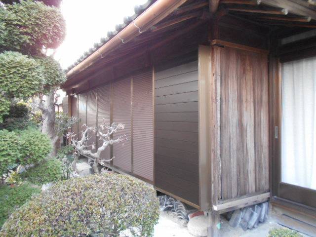 サッシセンターフジイ 名古屋西店の木製雨戸を取り替えいたしました！の施工後の写真1