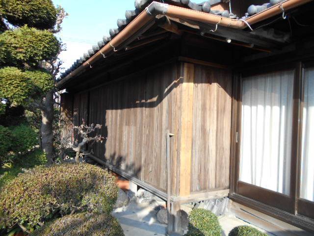 サッシセンターフジイ 名古屋西店の木製雨戸を取り替えいたしました！の施工前の写真1