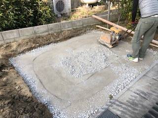 サッシセンターフジイ 名古屋西店のサイクルポートの設置をいたしました！の施工前の写真2