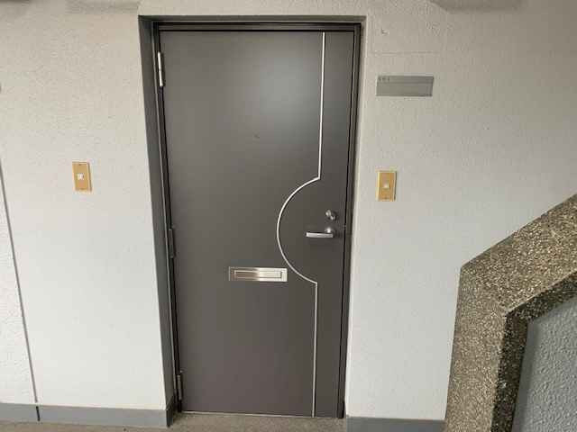 アジアビルドの【東京 板橋区】賃貸マンション玄関ドア交換の施工後の写真1