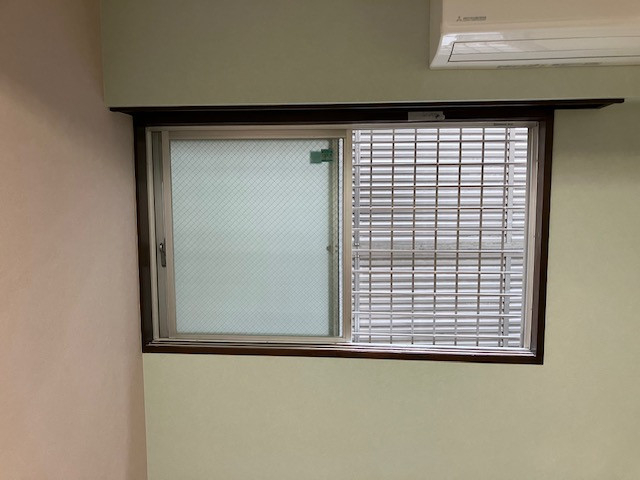 アジアビルドの【新宿】内窓取付工事の施工前の写真1