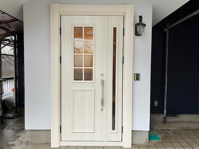 アジアビルドの【三鷹市】玄関ドアリフォームの施工後の写真1