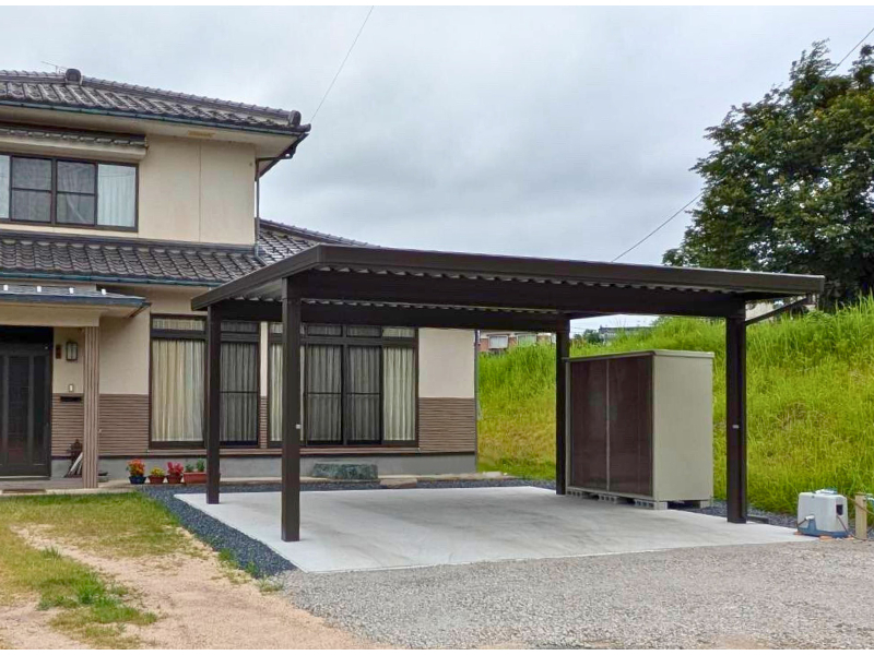鳥飼トーヨー住器のカーポート＋物置でタイヤ交換もラクラク🎵🚗の施工後の写真1