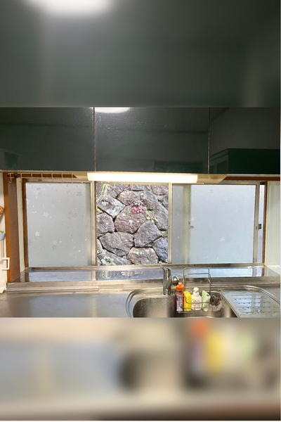 鳥飼トーヨー住器の内窓でキッチンの断熱性を向上🍳✨の施工前の写真1