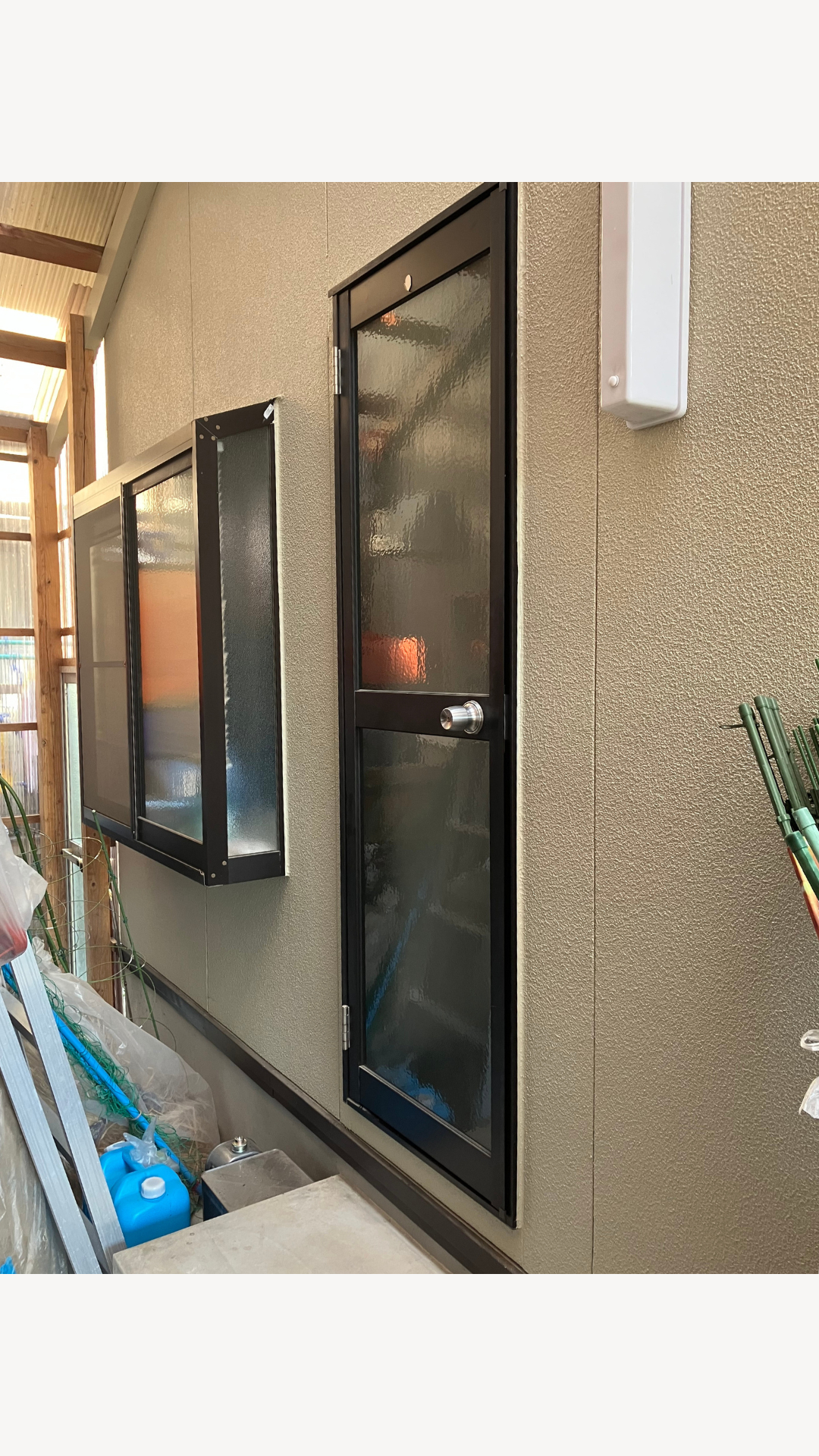 鳥飼トーヨー住器の【倉吉市】脱衣室の勝手口を交換✨採風タイプのリシェント勝手口ドアへの施工前の写真1