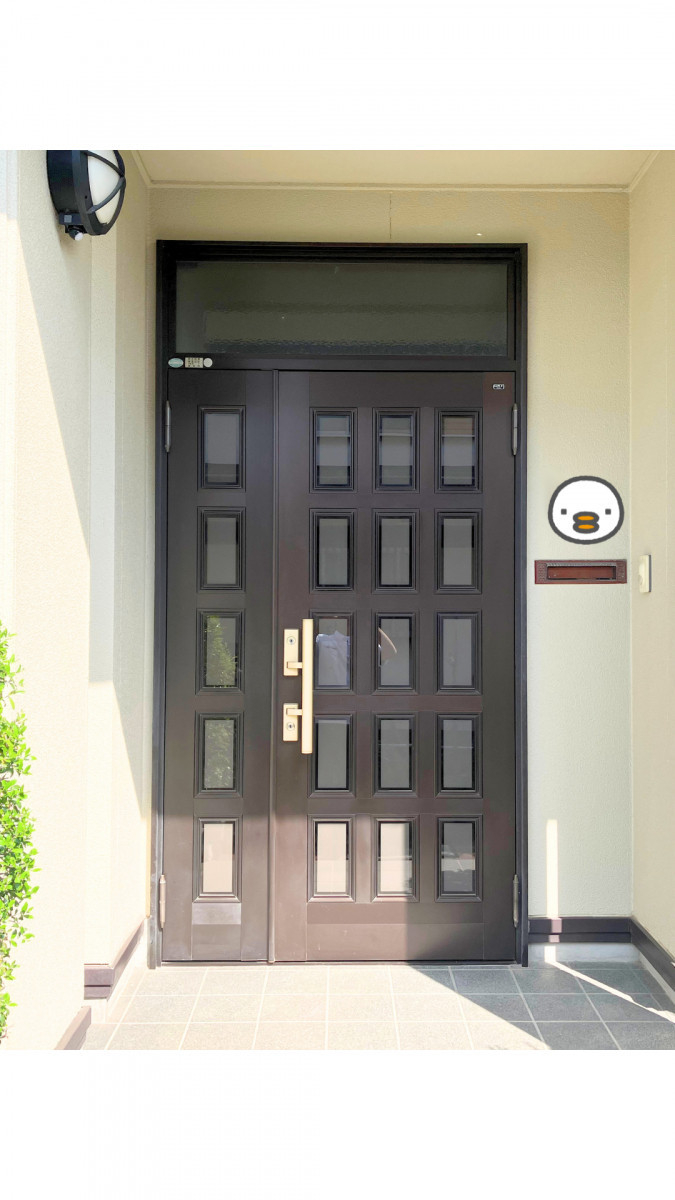 鳥飼トーヨー住器の【倉吉市】玄関ドアを1日で刷新🚪✨リシェントで快適性向上の施工前の写真1