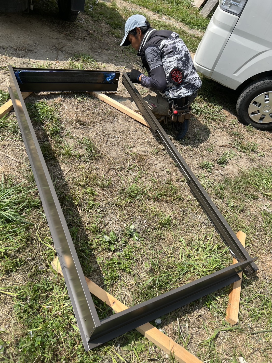 サッシの枠を組立作業中です🙌 フジタトーヨー住器のブログ 写真1