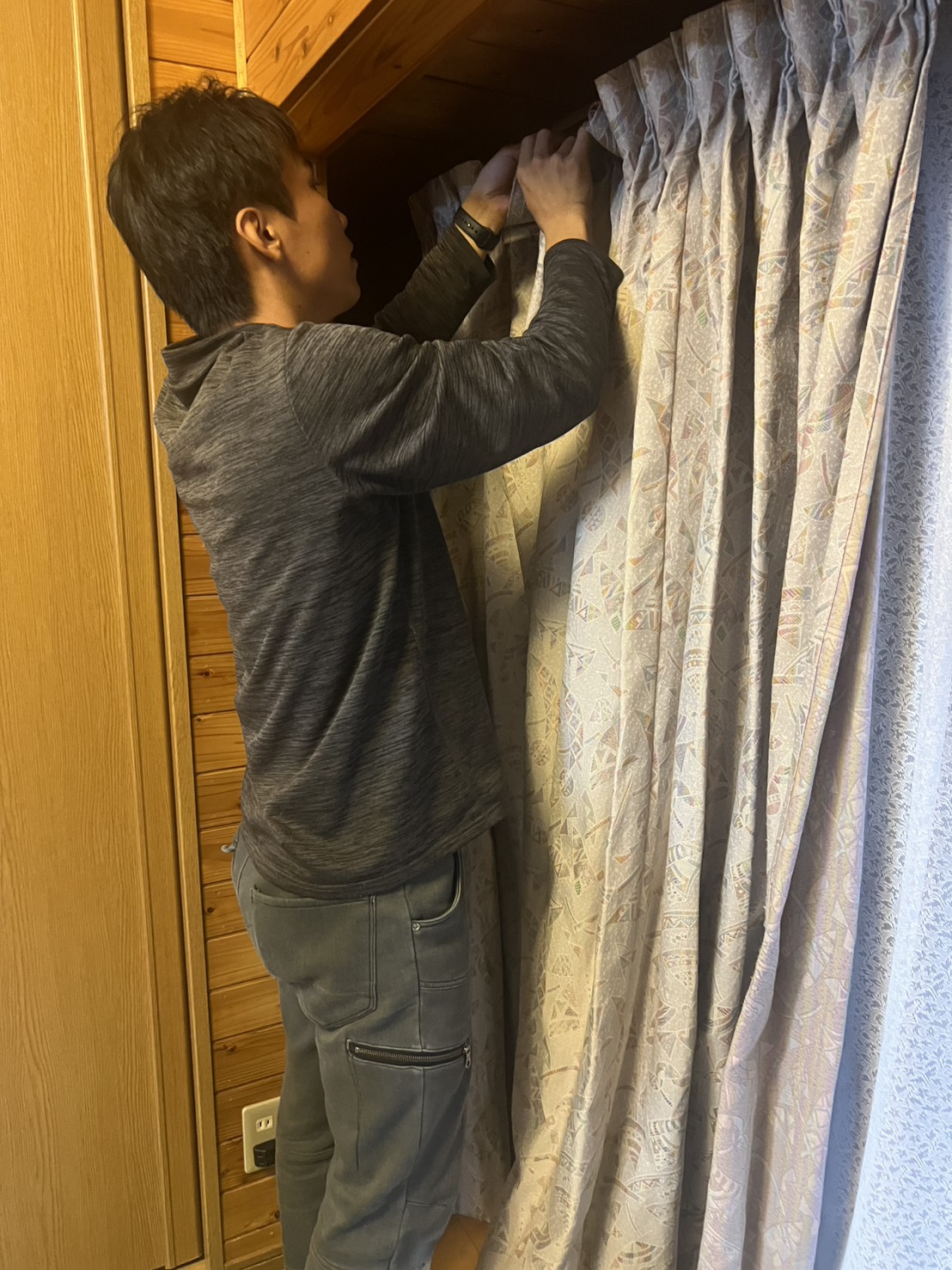 工事完了後、カーテン取付のお手伝い～🙌 フジタトーヨー住器のブログ 写真1