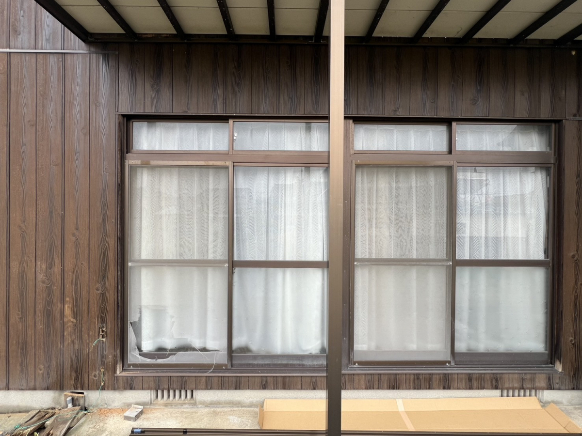 フジタトーヨー住器の台風対策で雨戸を付けたいとご相談をいただきました。の施工後の写真2