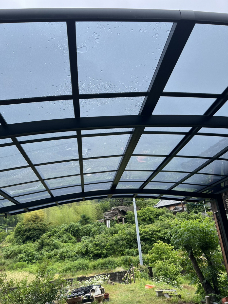 フジタトーヨー住器のカーポト屋根のポリカの張替についてご相談をいただきました。の施工後の写真2