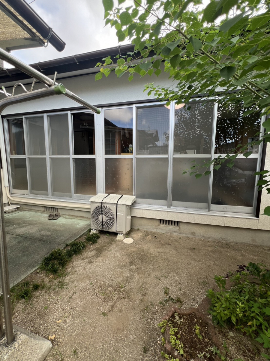 フジタトーヨー住器の窓が劣化しているので交換したいとご相談をいただきました。の施工前の写真1