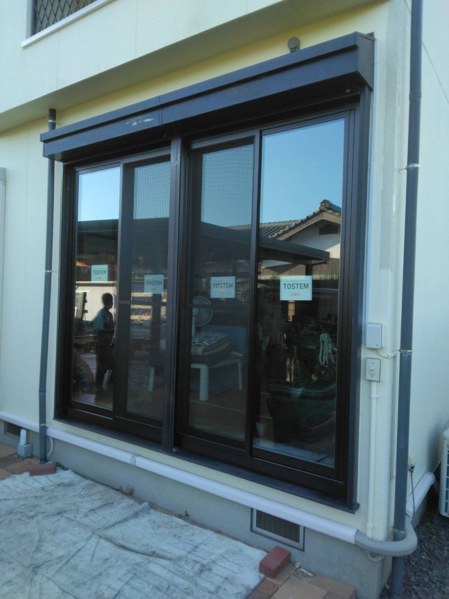フジタトーヨー住器の4枚建ての窓を2枚建てにしたいとご相談をいただきました。の施工後の写真1