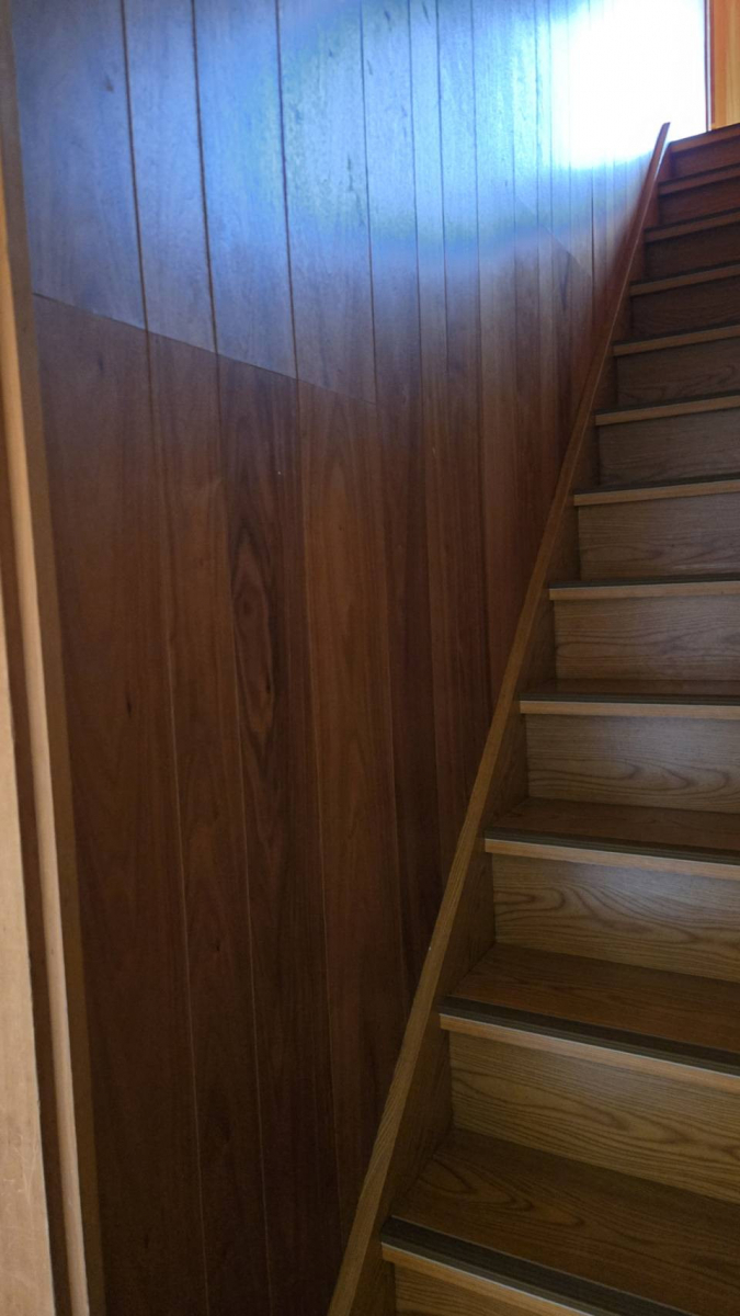 フジタトーヨー住器の階段に手すりを付けてほしいとご相談をいただきました！の施工前の写真1