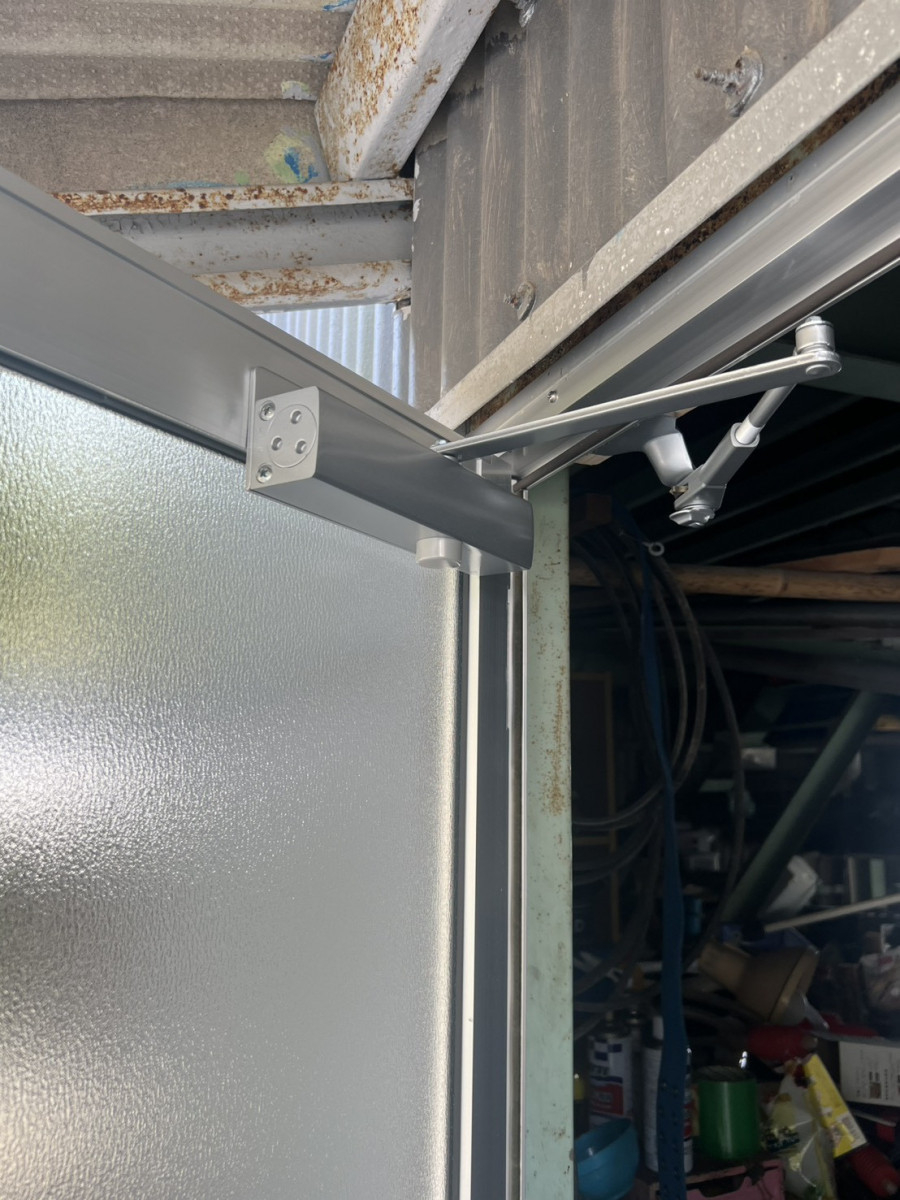 フジタトーヨー住器のガラスが割れてしまったので、ガラス入替かドアの交換をしようか・・とご相談をいただきました。の施工後の写真2