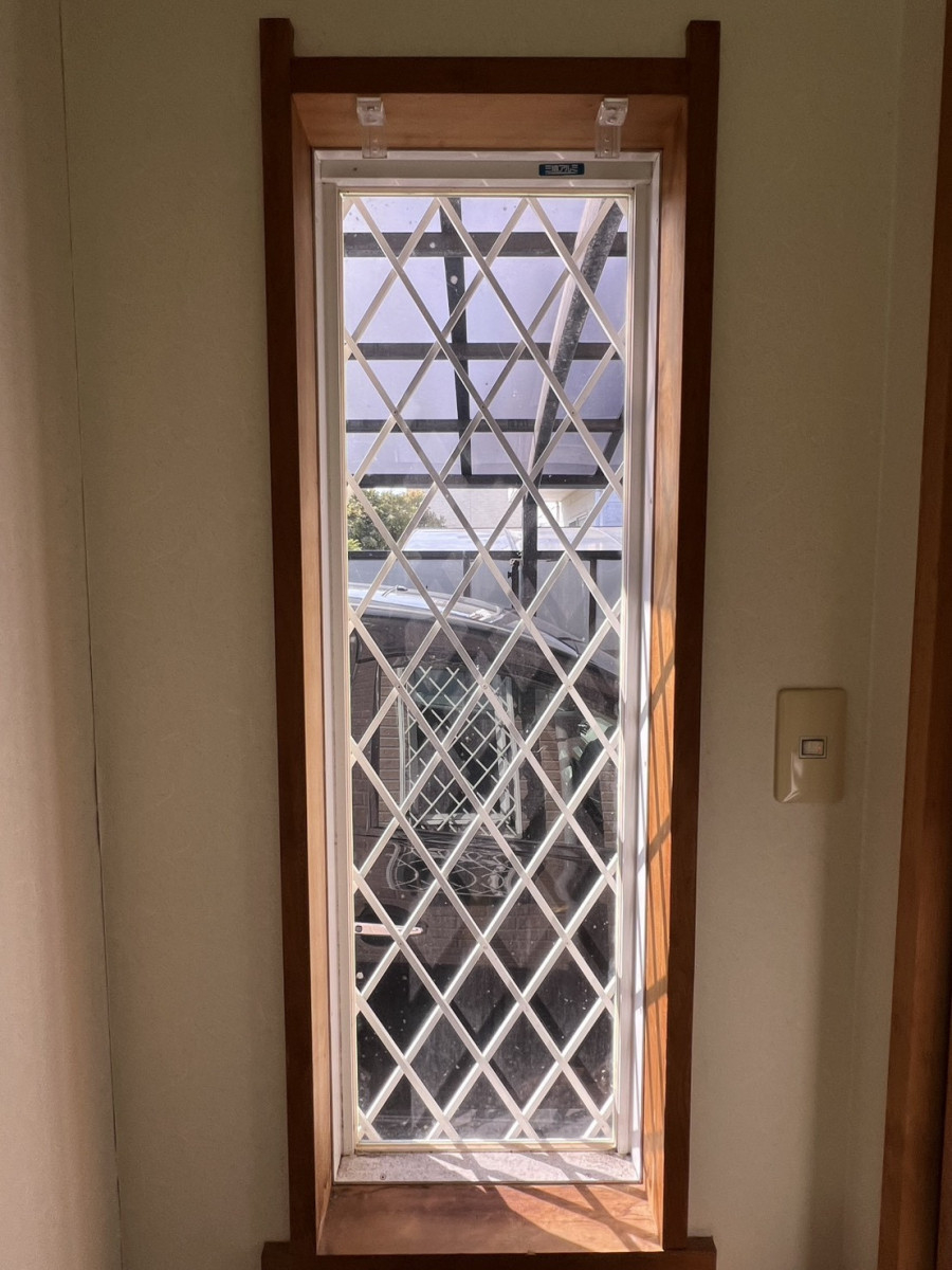 フジタトーヨー住器の内窓を付けたいけど、目隠しもしたいとご相談をいただきました。の施工前の写真1