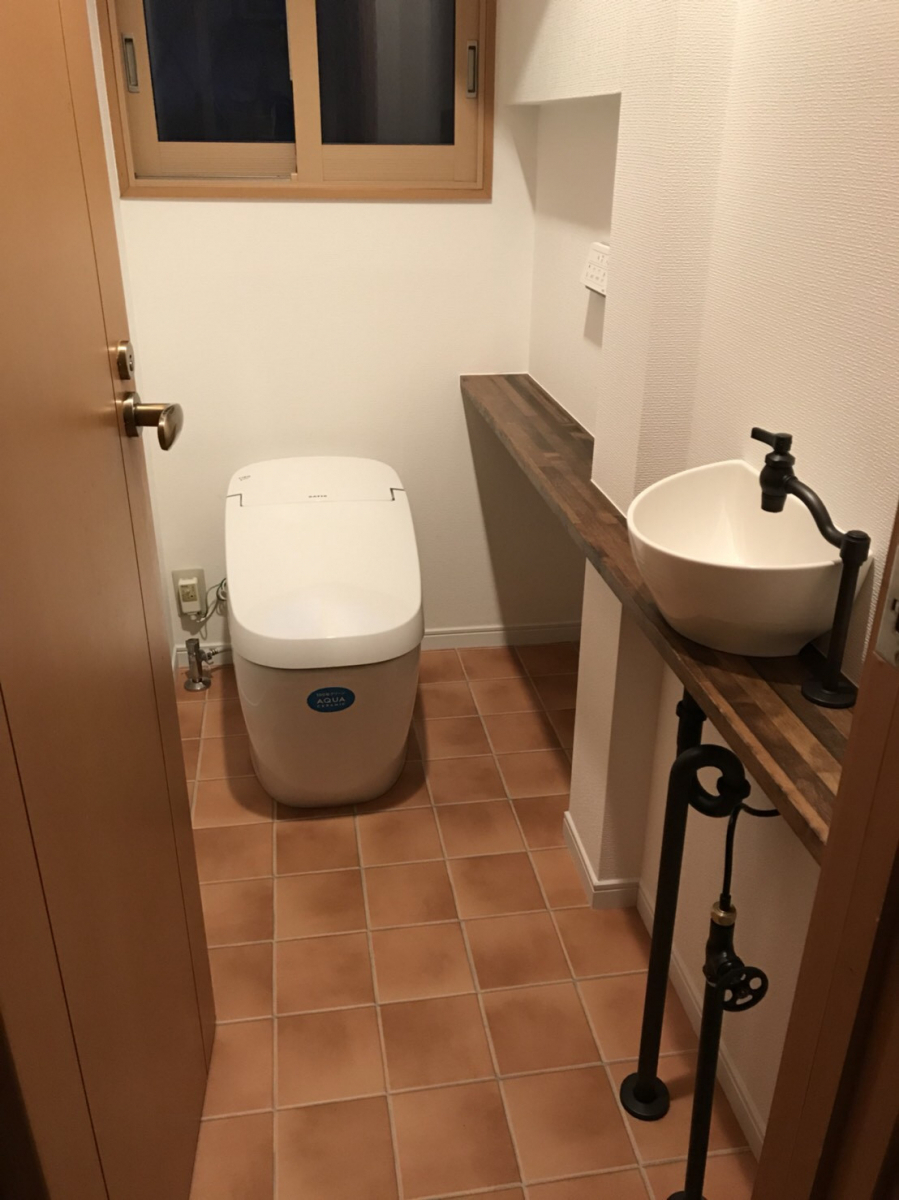 桐生住器のトイレのフルリフォームで快適空間に!の施工後の写真1