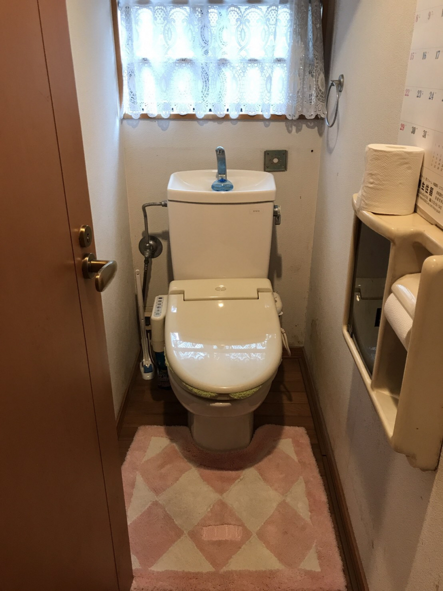 桐生住器のトイレのフルリフォームで快適空間に!の施工前の写真1