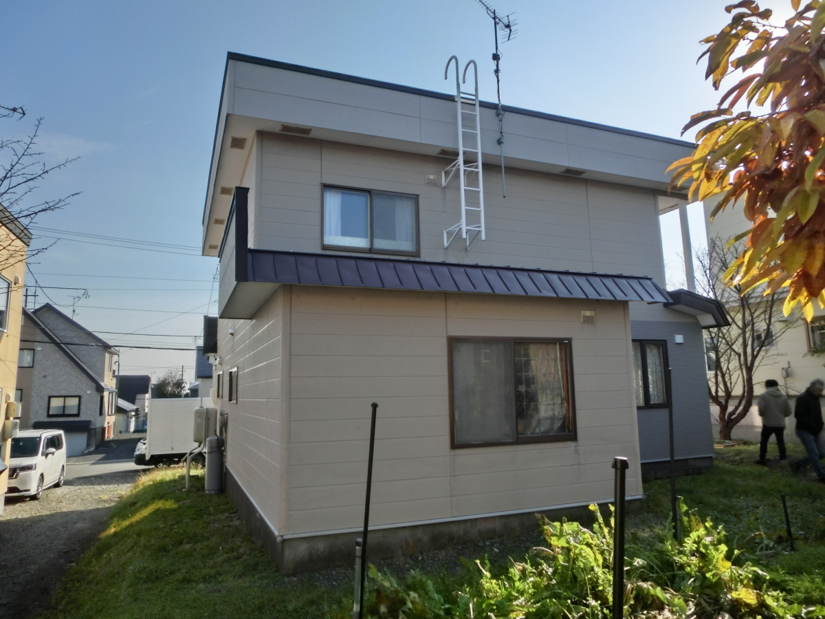 能登家具店の補助金活用で窓交換の施工前の写真3