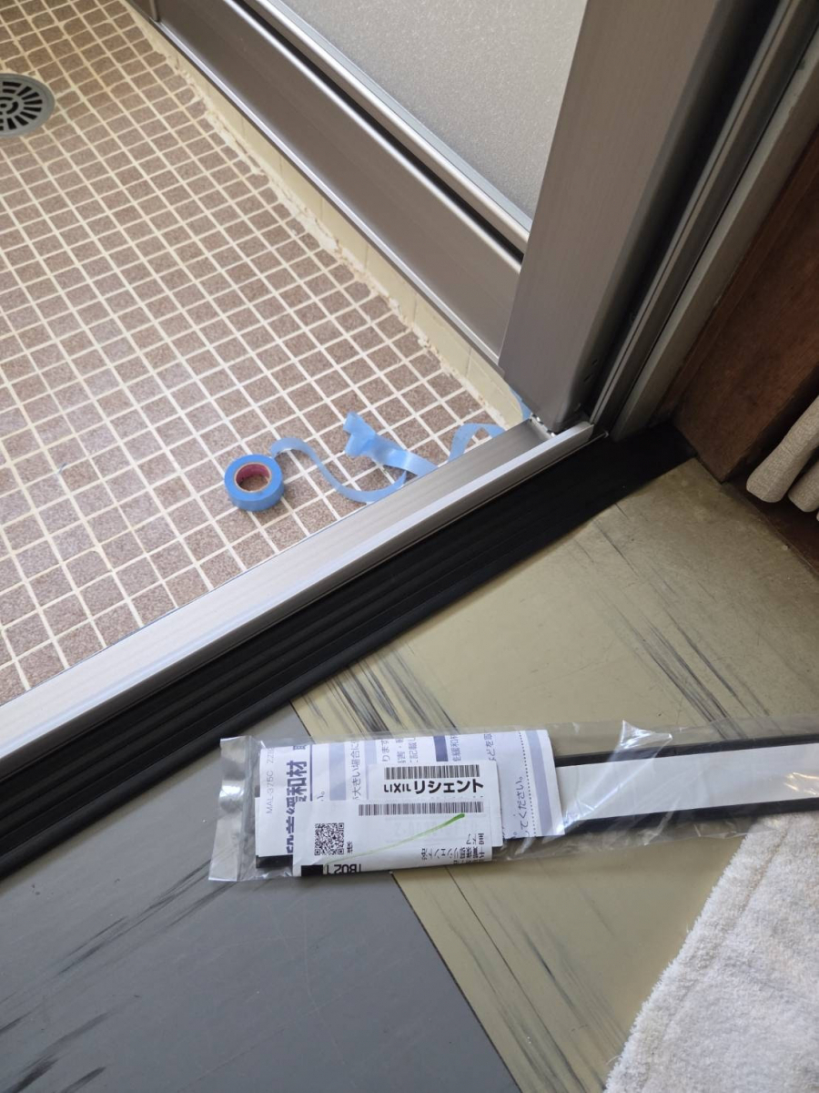 服部硝子店の【四日市市】浴室ドア取替工事を行いました|服部硝子店の施工後の写真2