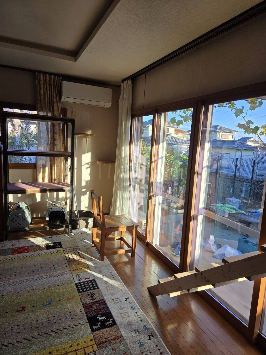 服部硝子店の【四日市市】中窓＆掃き出し窓に内窓インプラス設置｜補助金を活用して“猫ちゃんにも快適な空間”へのお客さまの声の写真2