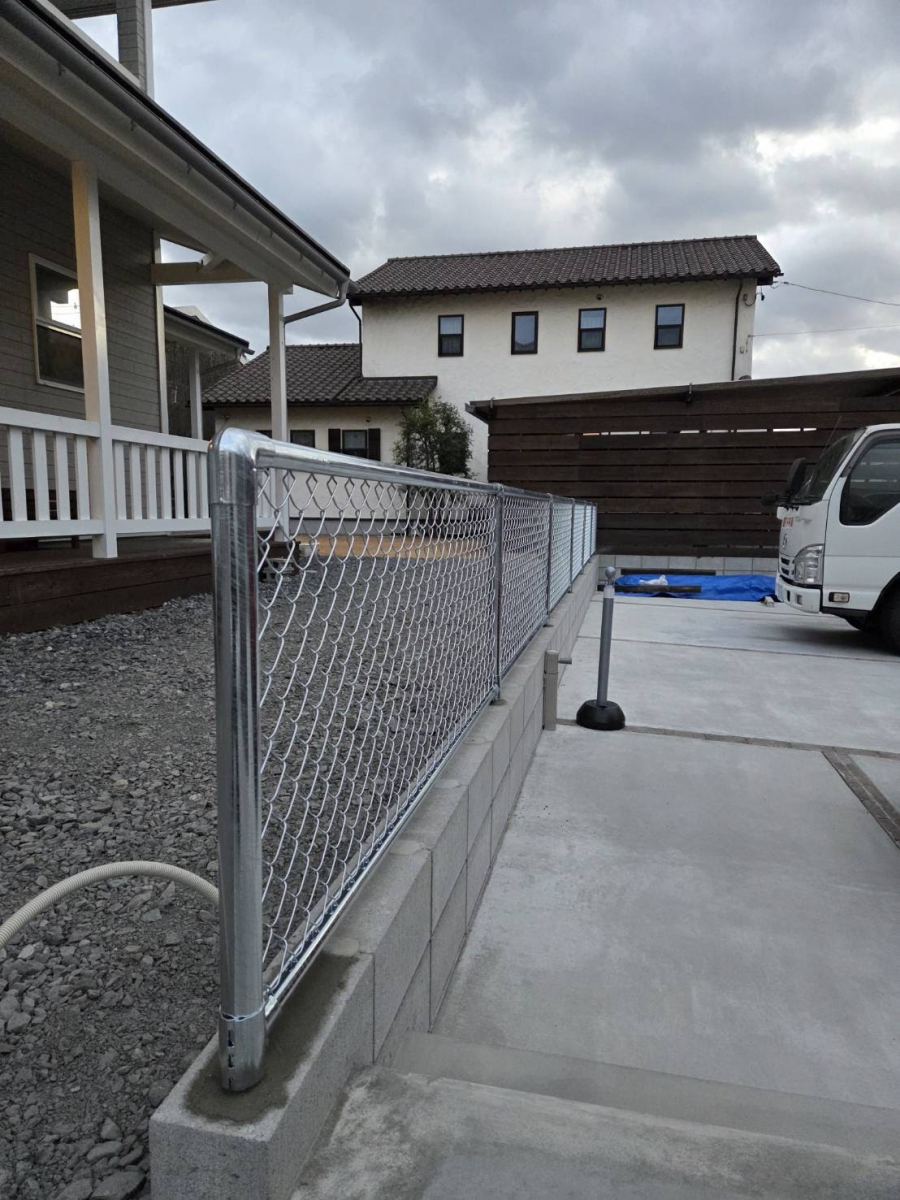 服部硝子店の【桑名市】で外構リフォーム～アメリカンフェンス設置工事  ～の施工後の写真2