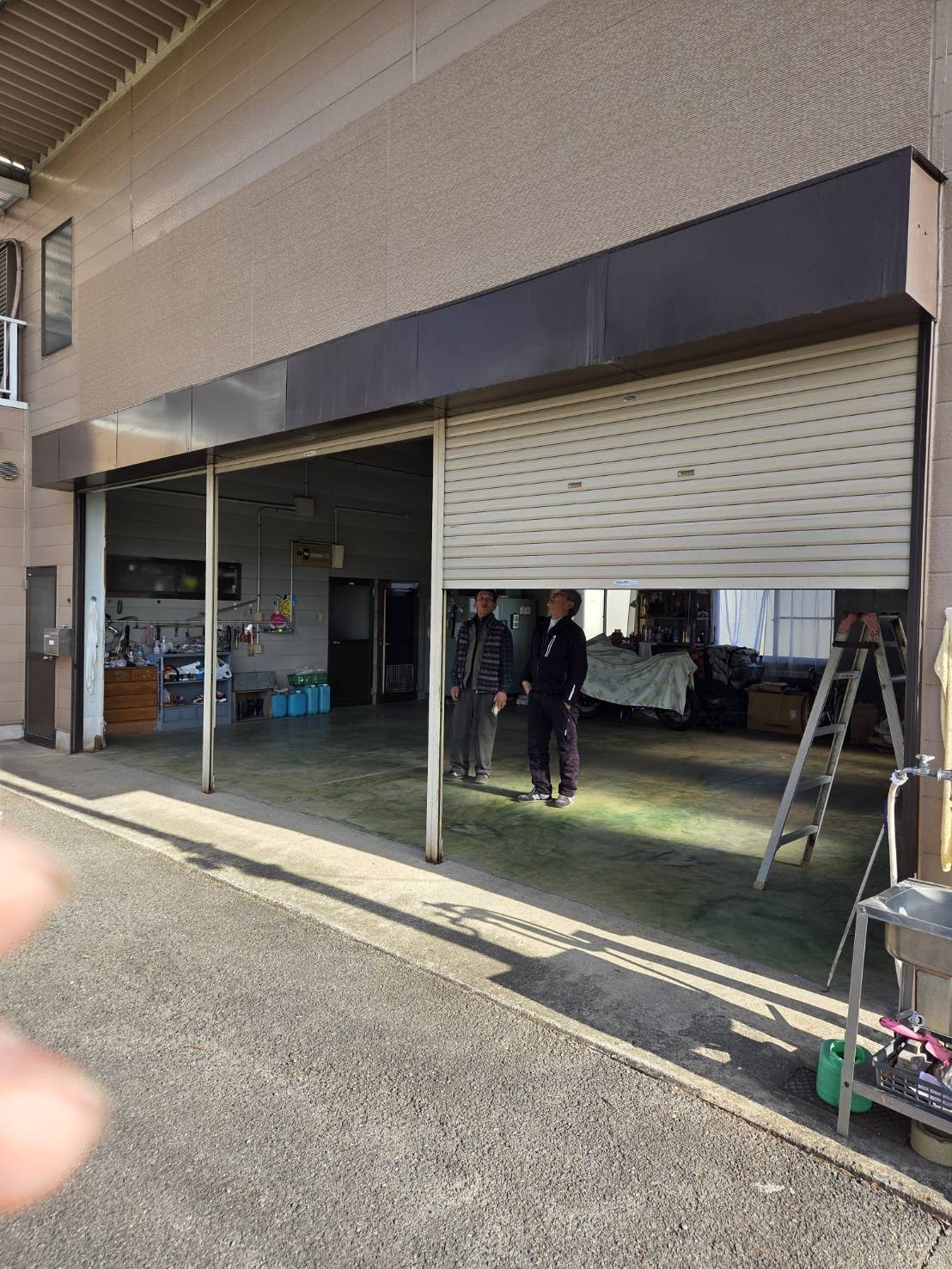 服部硝子店の【四日市】軽量シャッター交換～防犯性も向上～の施工前の写真1